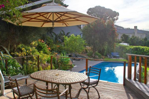 Отель Cape Paradise Lodge and Apartments  Кейптаун